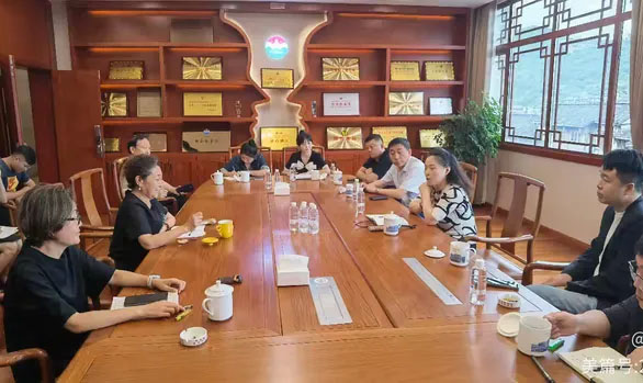 遵義市酒協(xié)領(lǐng)導(dǎo)走訪京華酒業(yè)：紓困解難促發(fā)展 匠心傳承鑄品質(zhì)